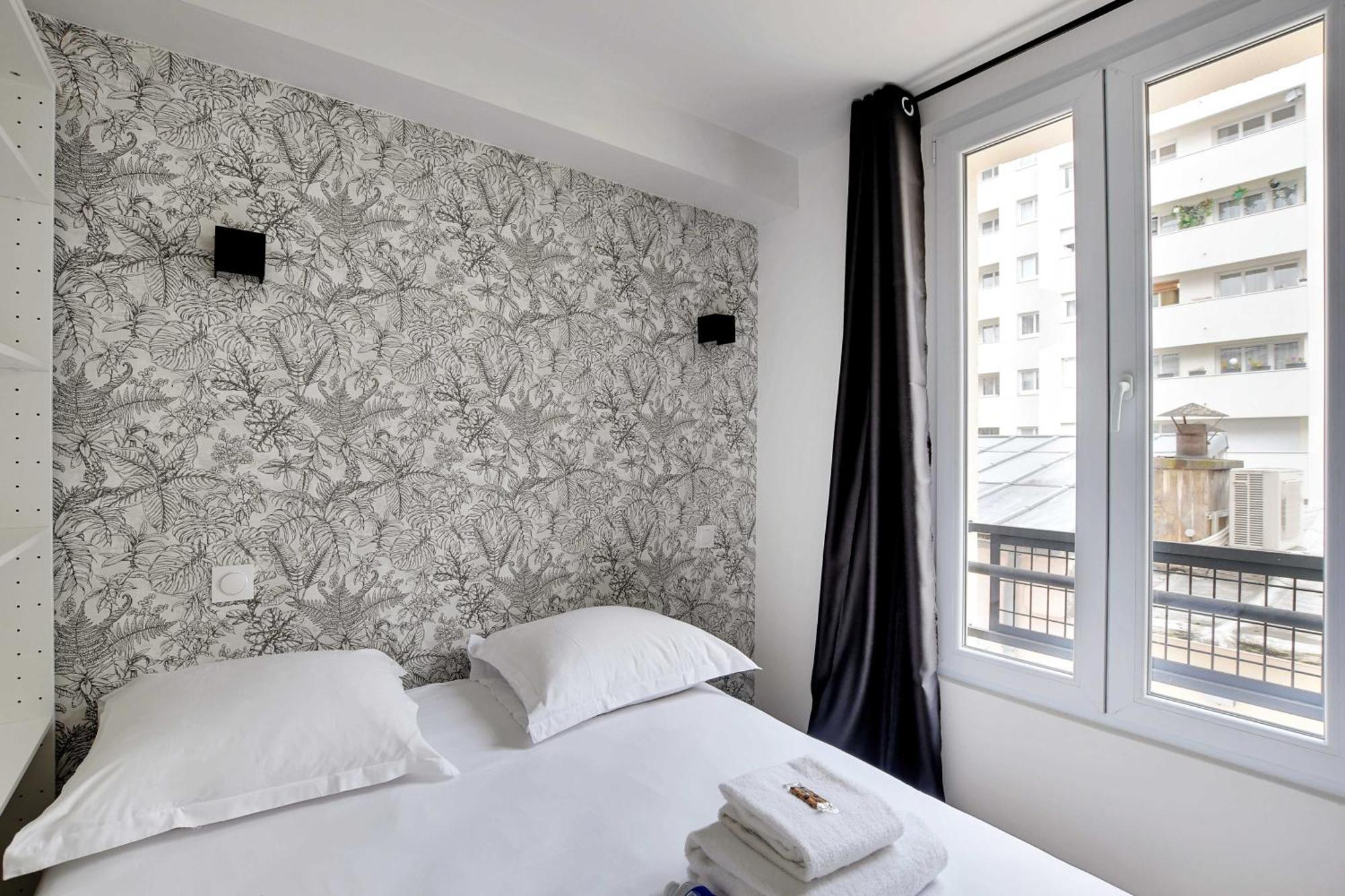 Newly Renovated Appartements Residence Republique Parigi Esterno foto